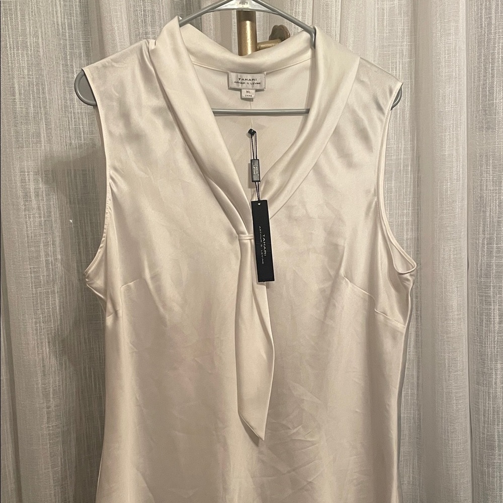 Tahari ASL White Sleeveless Blouse